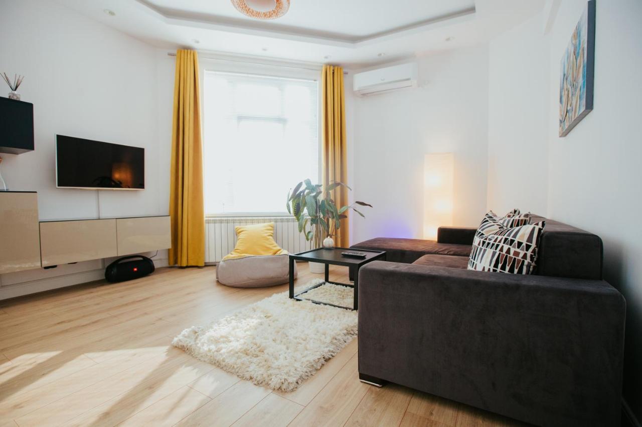 Color Apartments Corneliu Coposu 1A Street Bukarest Exterior foto